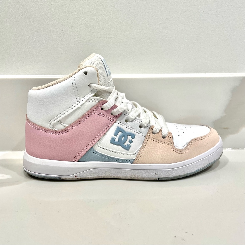 DC Cure High-Top Sneakers (size 5)